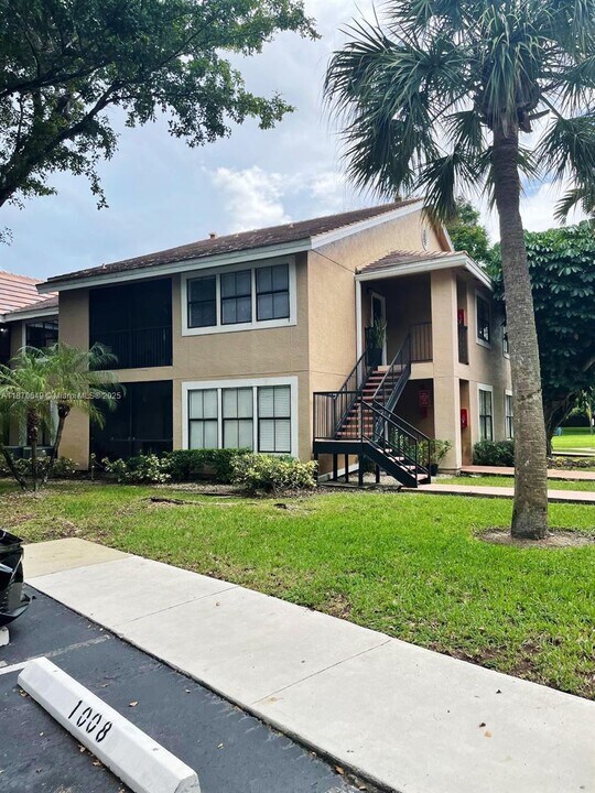 15600 SW 106th Ln in Miami, FL - Building Photo