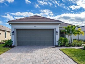 3263 Alba Cir in Lakewood Ranch, FL - Building Photo