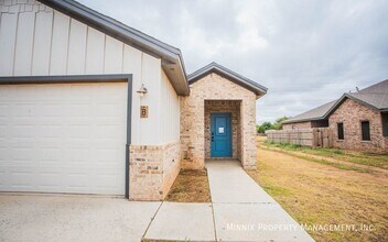 2403 Quitman Ave in Lubbock, TX - Building Photo - Building Photo