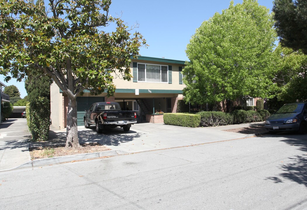 565 Chestnut St in San Carlos, CA - Foto de edificio