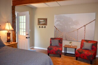 10600 Little Thicket Rd in Austin, TX - Foto de edificio - Building Photo