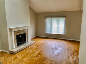 909 Suffolk Ct in Libertyville, IL - Building Photo - Building Photo