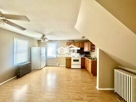 2300 Beaver Ave in Des Moines, IA - Building Photo