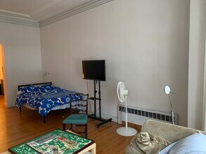 295 Commonwealth Ave, Unit H-18 in Chestnut Hill, MA - Foto de edificio - Building Photo