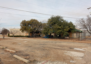 Parc East Apartment Homes in Mesquite, TX - Building Photo - Building Photo