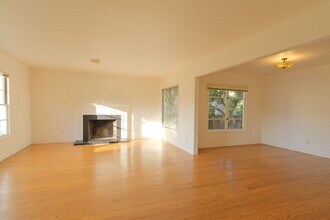 5032 Kearney Ave in Oakland, CA - Building Photo - Building Photo
