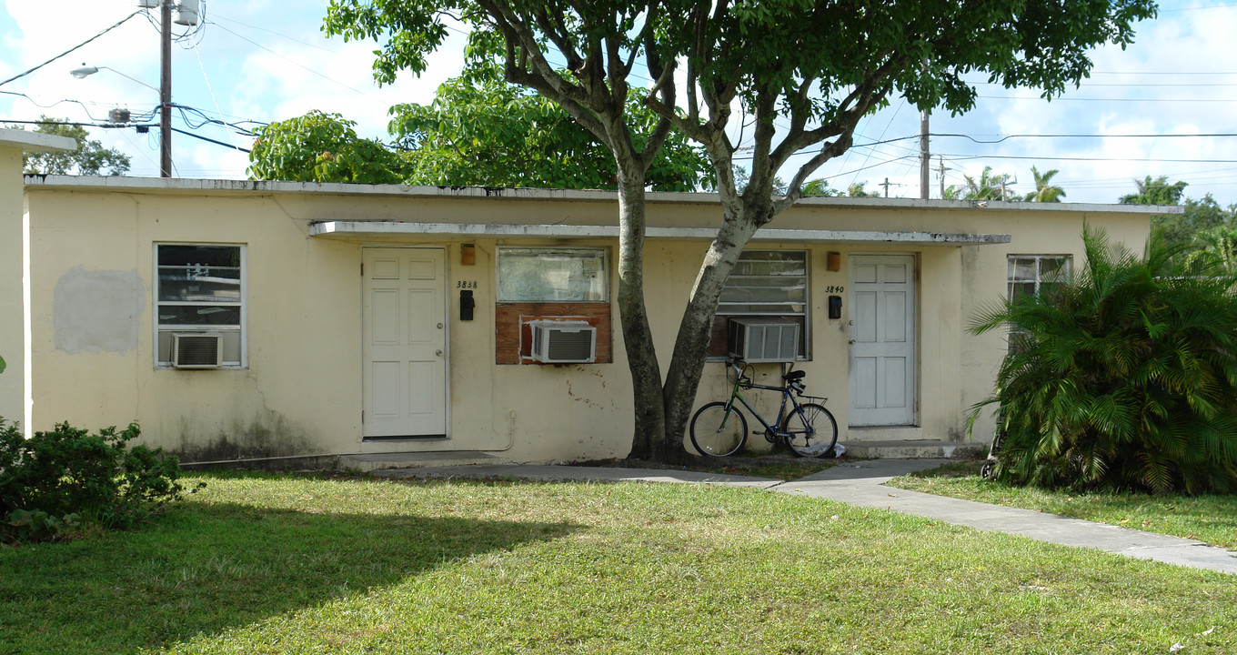 3840 Charles Ter in Miami, FL - Building Photo