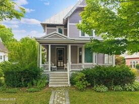 121 Washington Ave in Cobleskill, NY - Building Photo