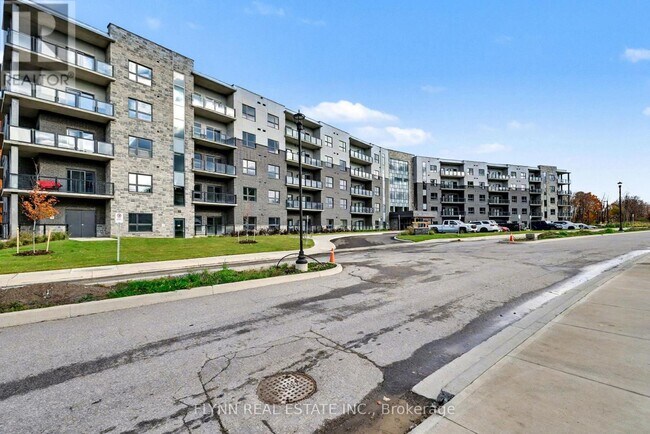 1100 Lackner Pl in Kitchener, ON - Building Photo - Building Photo