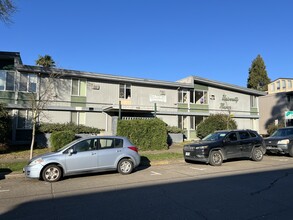 University Manor in Eugene, OR - Building Photo - Building Photo