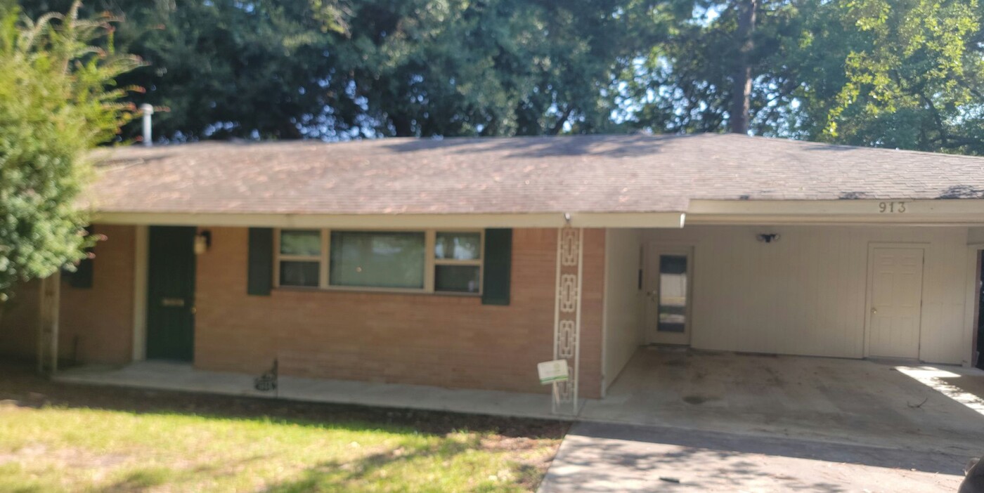 913 Middleton St in Monroe, LA - Building Photo