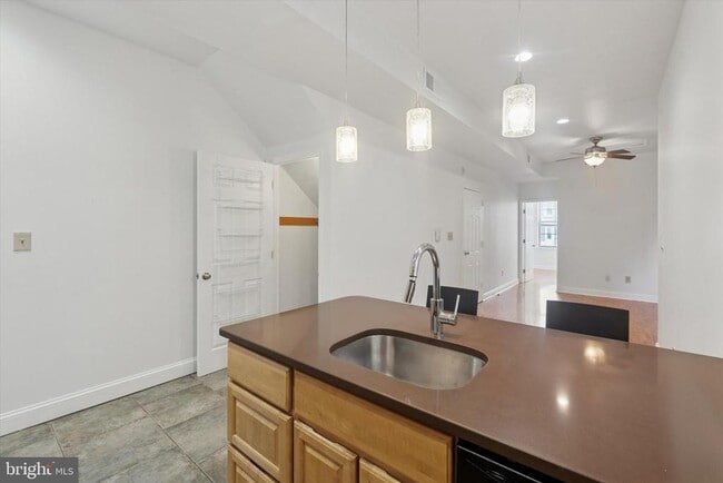 2522 S Broad St in Philadelphia, PA - Building Photo - Building Photo