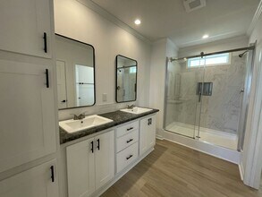 34612 Robins Song Rd in Zephyrhills, FL - Foto de edificio - Building Photo