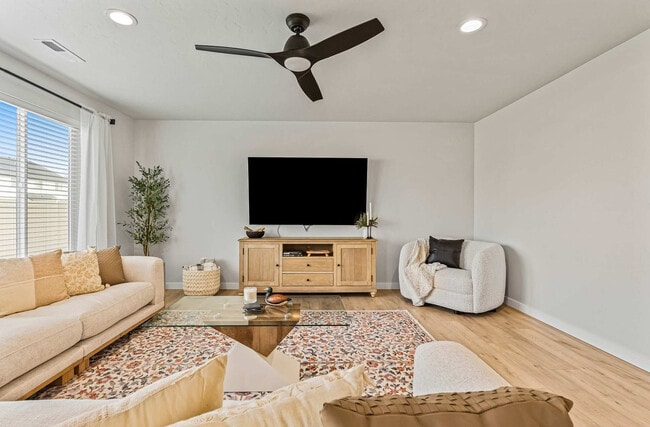 5302 E Burnte Peak St in Nampa, ID - Building Photo - Building Photo