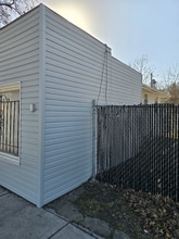 5926 Prospect Ave in Kansas City, MO - Building Photo - Building Photo