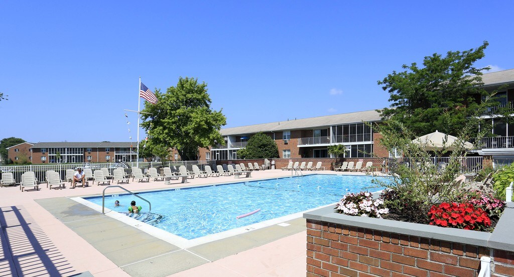 The Harbour Club Apartments in West Babylon, NY