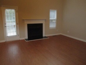 117 Bainbridge Ct in Dallas, GA - Foto de edificio - Building Photo