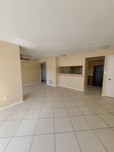 2305 N Congress Ave, Unit 25 in Boynton Beach, FL - Building Photo - Building Photo