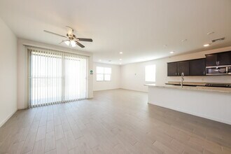 20192 W Palo Verde Dr in Litchfield Park, AZ - Foto de edificio - Building Photo