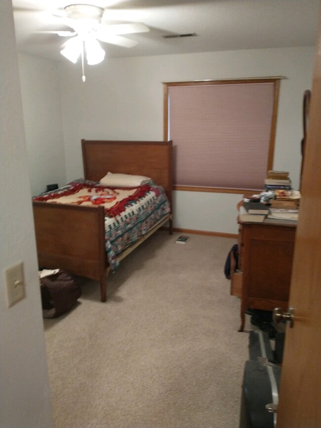 801 Idaho Ave, Unit #1 in Morris, MN - Building Photo - Building Photo
