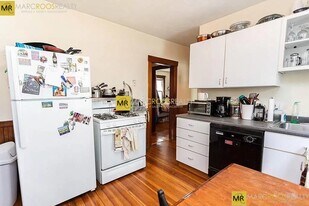 46 Sunset Rd in Somerville, MA - Building Photo