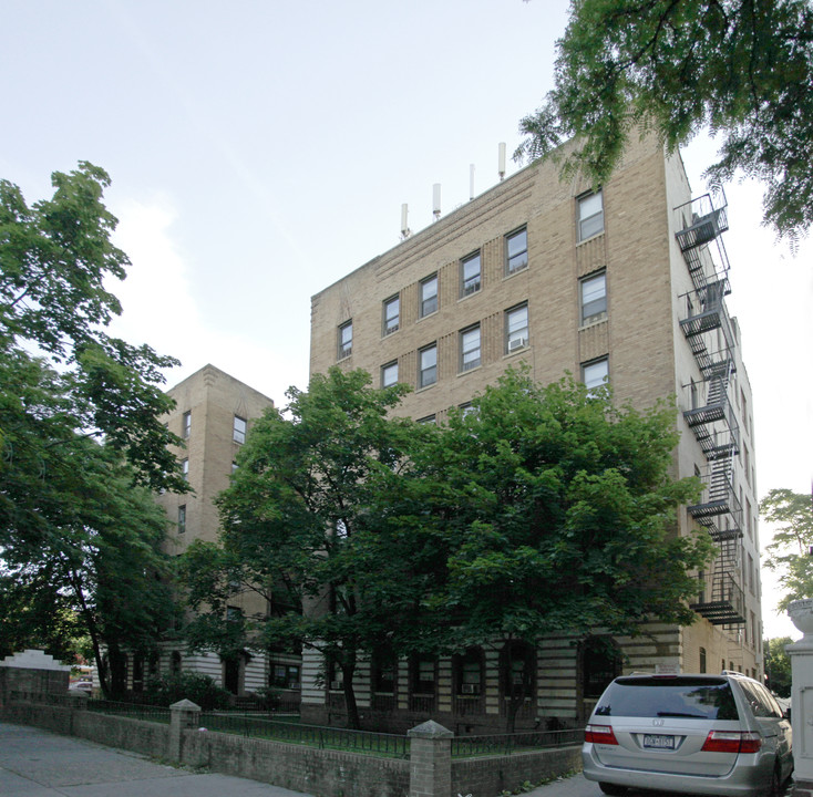 1601 Ocean Pky in Brooklyn, NY - Foto de edificio