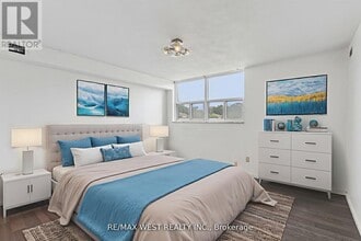 2130 Weston Rd in Toronto, ON - Building Photo - Building Photo