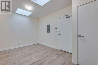 1216 St Clair Ave W in Toronto, ON - Building Photo - Building Photo