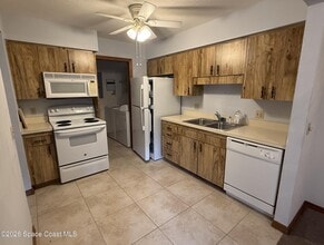 9032 Manchester Ln in Melbourne, FL - Building Photo - Building Photo