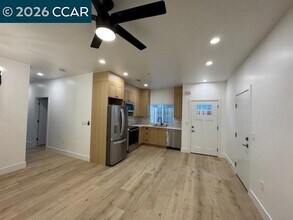 311 Lampasas Ave in Sacramento, CA - Building Photo - Building Photo