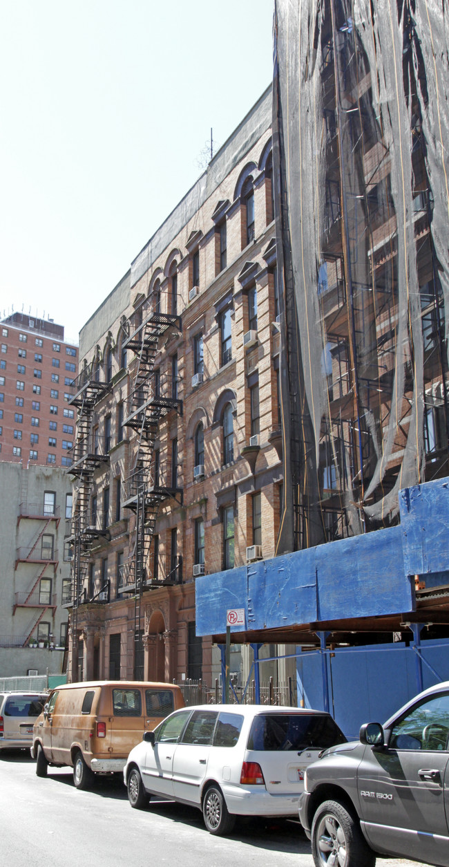 316 W 142nd St in New York, NY - Foto de edificio - Building Photo