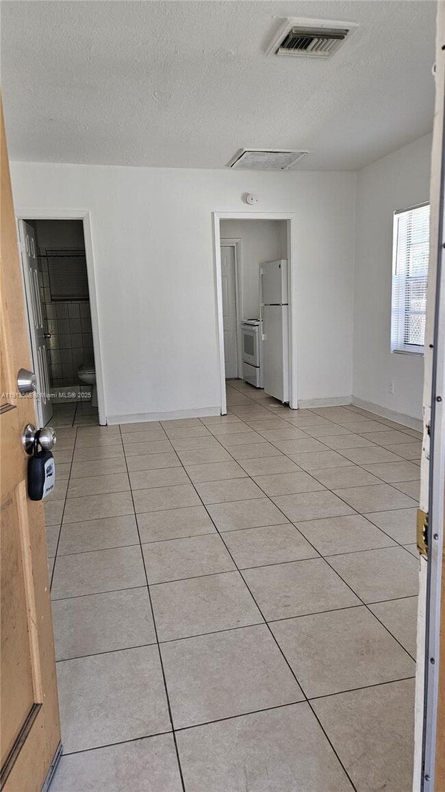 1610 NW 7th Pl in Fort Lauderdale, FL - Building Photo - Building Photo