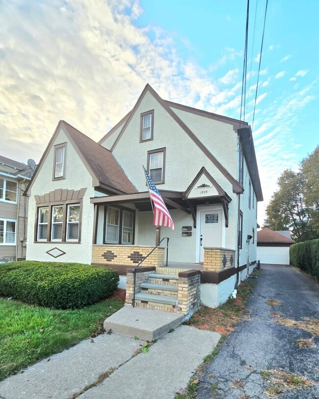 property at 1803 Tracy St