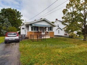 1654 Wakefield Ave in Youngstown, OH - Building Photo - Building Photo
