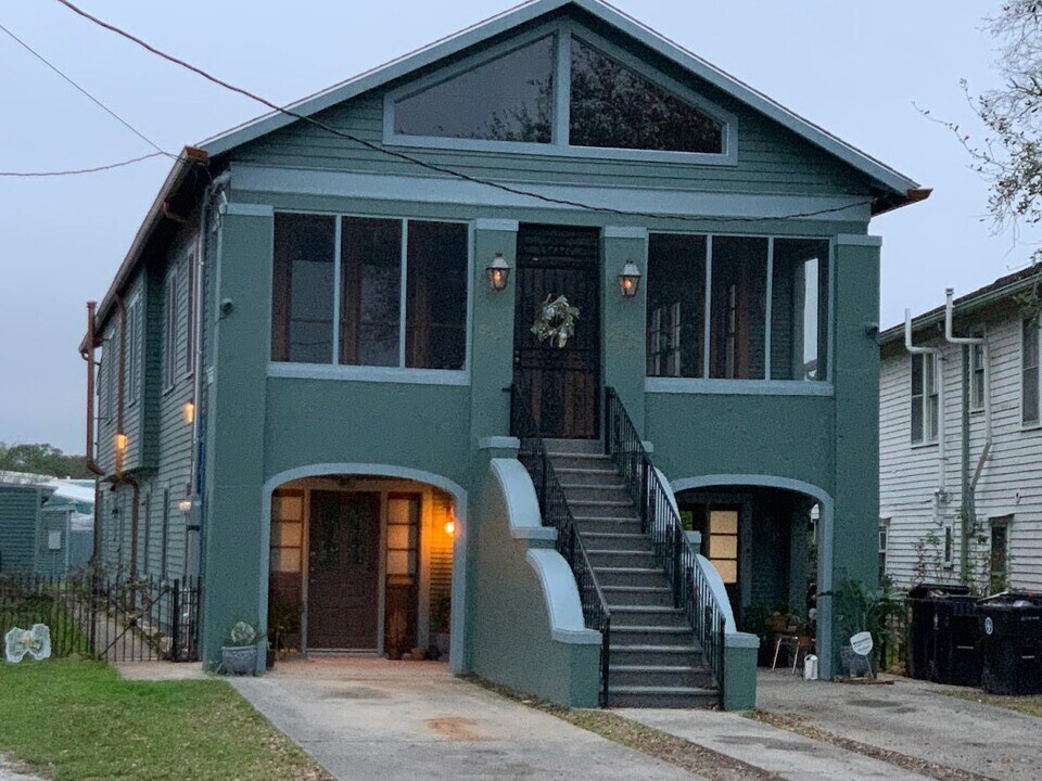 1810 Moss St in New Orleans, LA - Building Photo