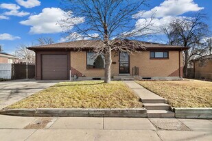 7048 Lipan St in Denver, CO - Building Photo