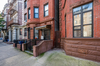 32 Macdonough St in Brooklyn, NY - Building Photo - Building Photo