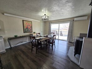 94 Cliff Dr in Riverton, WY - Foto de edificio - Building Photo