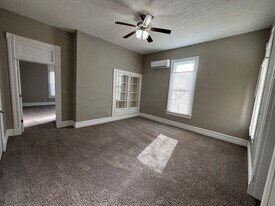 1023-1025 N Campbell Ave in Springfield, MO - Building Photo