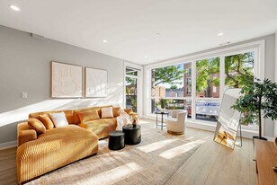 2344 W Polk St in Chicago, IL - Building Photo