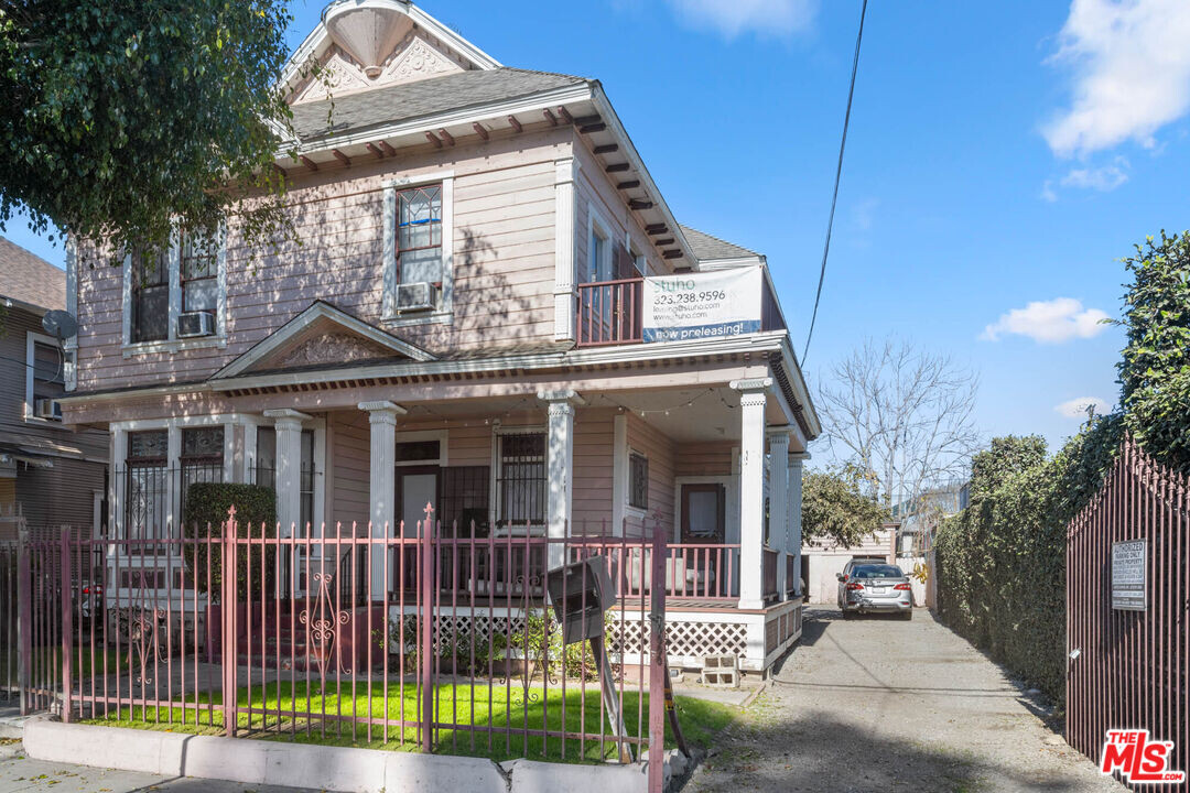 1223 W 23rd St in Los Angeles, CA - Building Photo