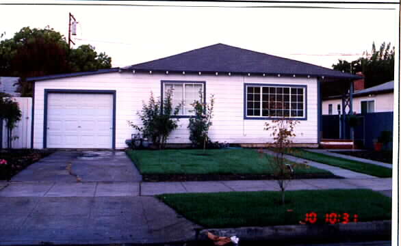 3731 Hoover St in Redwood City, CA - Building Photo - Building Photo