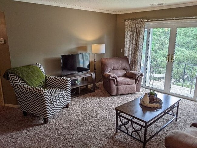 property at 2811 Pembroke Ln