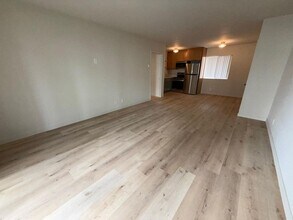 10760 Rose Ave in Los Angeles, CA - Building Photo - Building Photo
