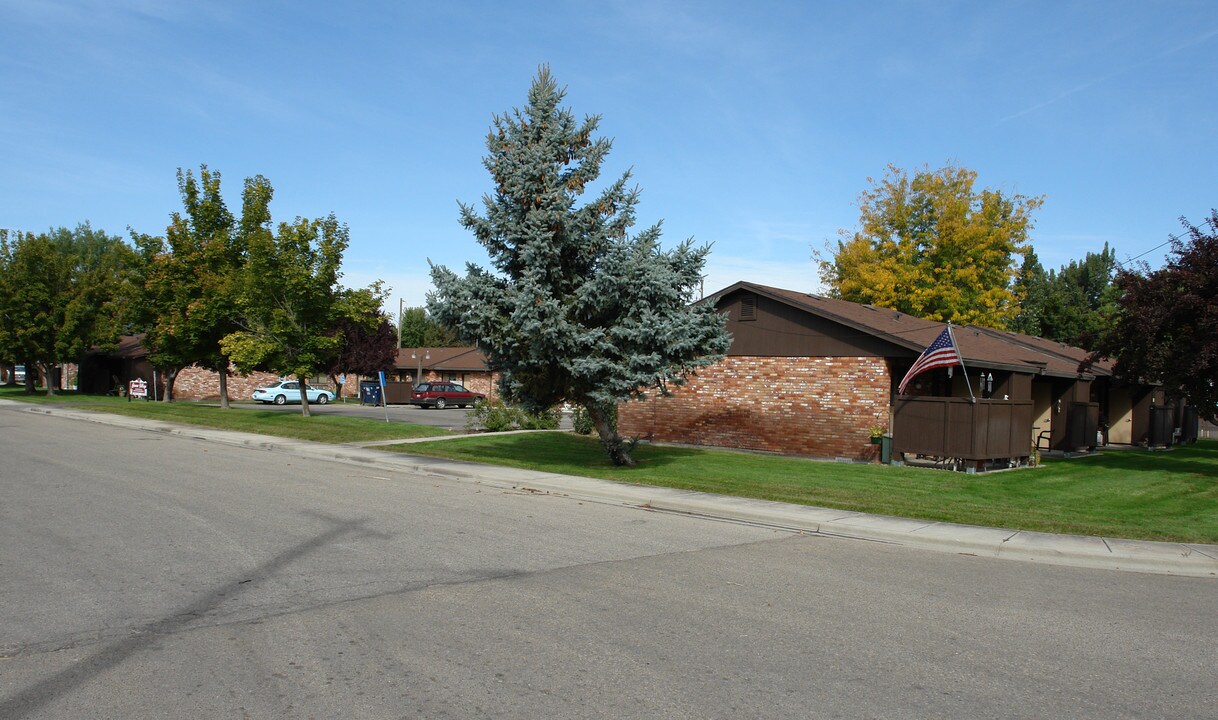 LEISURE VILLAGE X in Middleton, ID - Building Photo