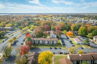 Southwoods in Essex, MD - Foto de edificio - Building Photo