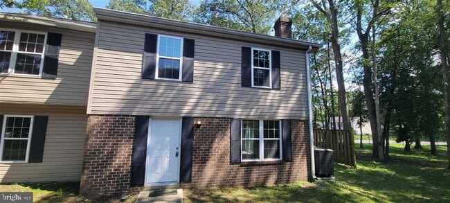 property at 4906 Savoy Pl
