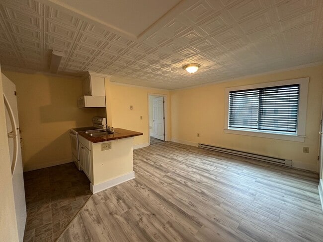 property at 23 Ashuelot St