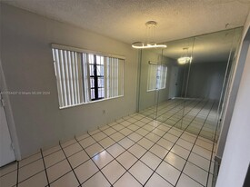 6675 W 4th Ave in Hialeah, FL - Building Photo - Building Photo