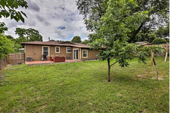 611 Sumner Dr in San Antonio, TX - Building Photo - Building Photo